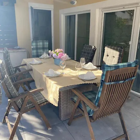 Private Pool,3 Bedrooms And 3 Bathrooms *