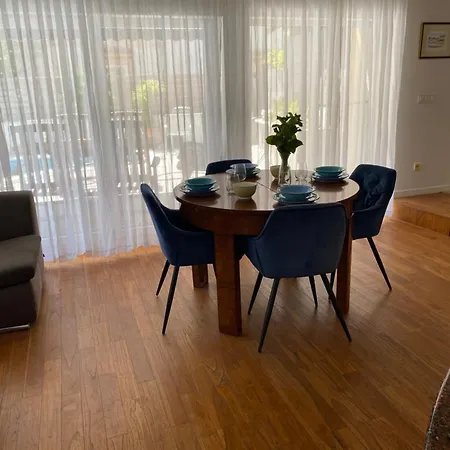 Private Pool,3 Bedrooms And 3 Bathrooms *