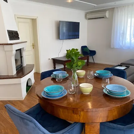 Private Pool,3 Bedrooms And 3 Bathrooms