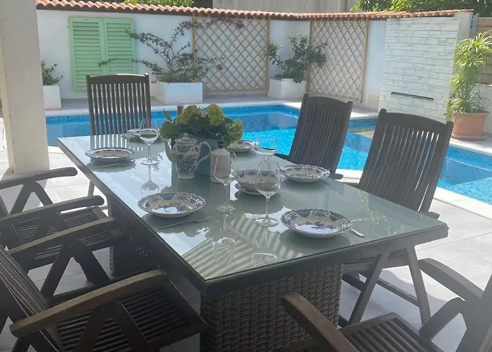 Apartmán Private Pool,3 Bedrooms And 3 Bathrooms *