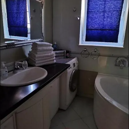 Apartment Private Pool,3 Bedrooms And 3 Bathrooms *