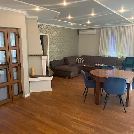 Private Pool,3 Bedrooms And 3 Bathrooms Apartment