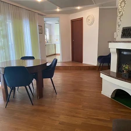 Private Pool,3 Bedrooms And 3 Bathrooms Apartment *